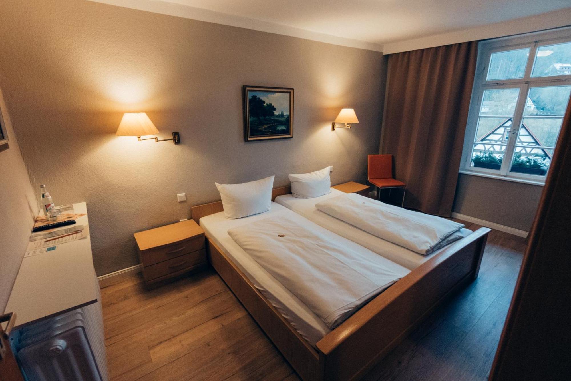 Gasthof Hotel Zur Post Egloffstein Exterior photo